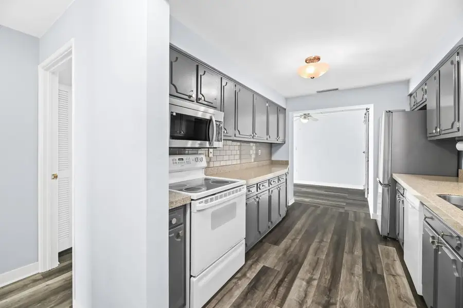 2525 S Shore DRIVE #2D, Milwaukee, WI 53207 - #3