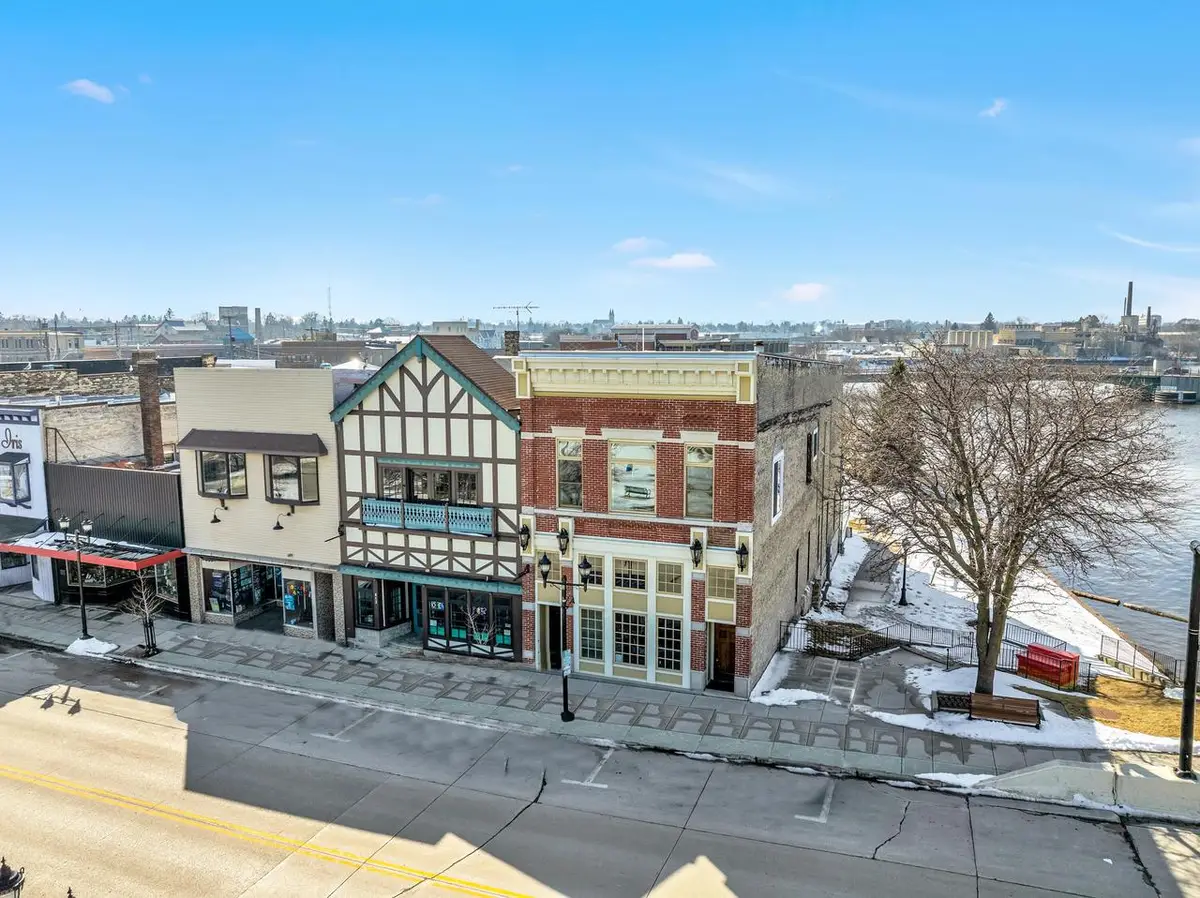 810 S 8th STREET, Manitowoc, WI 54220 - #1