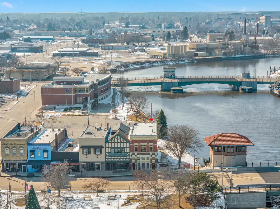 810 S 8th STREET, Manitowoc, WI 54220 - #3