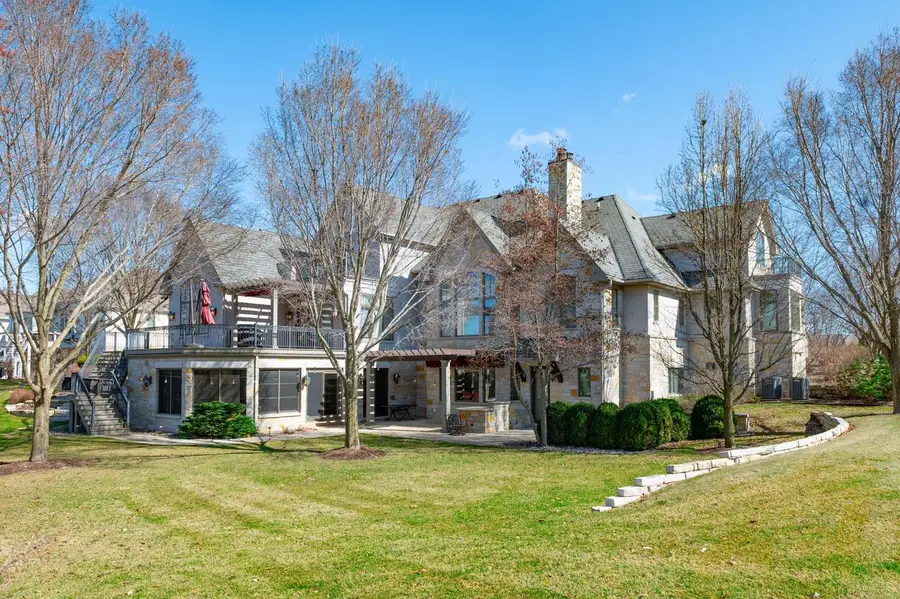 1264 Mary Hill CIRCLE, Hartland, WI 53029 - #2