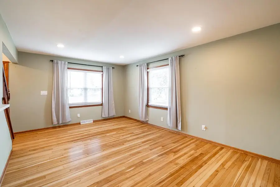 132 W Juniper DRIVE, Grafton, WI 53024 - #3