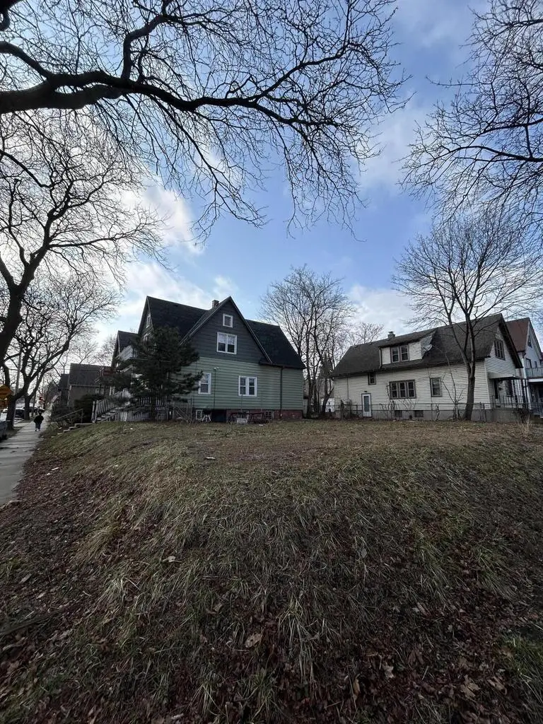 530 E WRIGHT STREET, Milwaukee, WI 53212 - #3