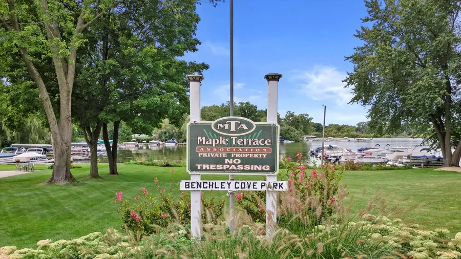 726 W Wisconsin AVENUE, Oconomowoc, WI 53066 - #3