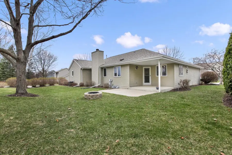 2508 Fox River PARKWAY, Waukesha, WI 53189 - #2