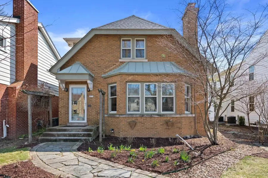 4832 N Newhall STREET, Whitefish Bay, WI 53217 - #2