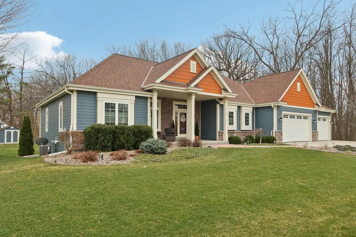 W351N6051 Bauers LANE, Oconomowoc, WI 53066 - #1