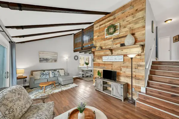 N17W5328 Garfield STREET, Cedarburg, WI 53012