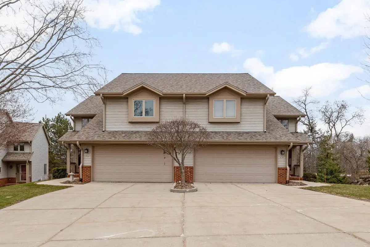 512 Frederick COURT, Oconomowoc, WI 53066 - #1