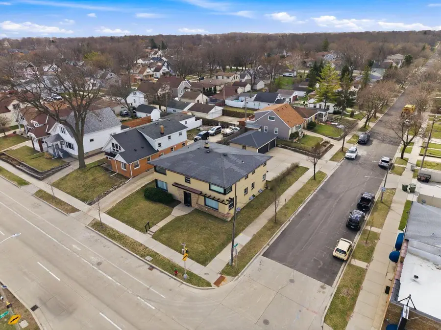 5633 W Oklahoma AVENUE, Milwaukee, WI 53219 - #2