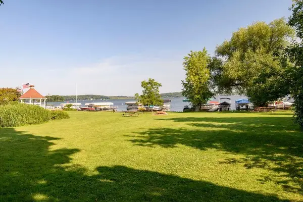 W269N2762 Lelah AVENUE, Pewaukee, WI 53072