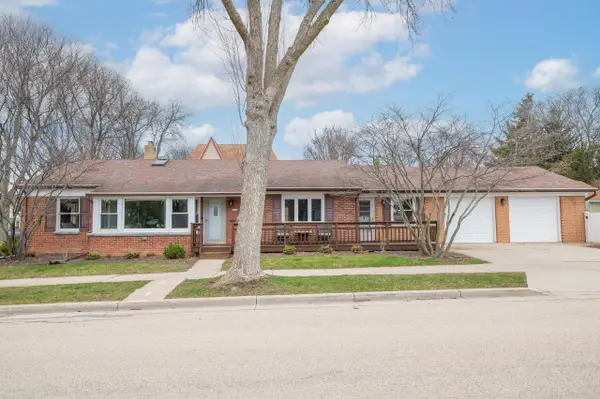 8330 W Meinecke AVENUE, Wauwatosa, WI 53213