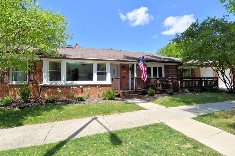 8330 W Meinecke AVENUE, Wauwatosa, WI 53213 - #3