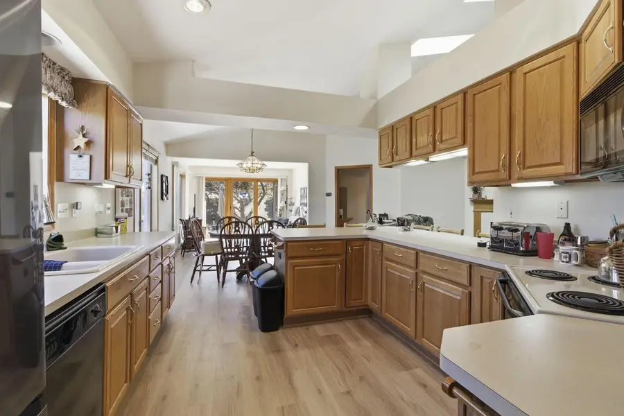 N80W17455 Robin CIRCLE, Menomonee Falls, WI 53051 - #2