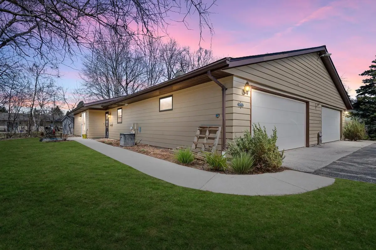 710 St Paul DRIVE, Slinger, WI 53086 - #1