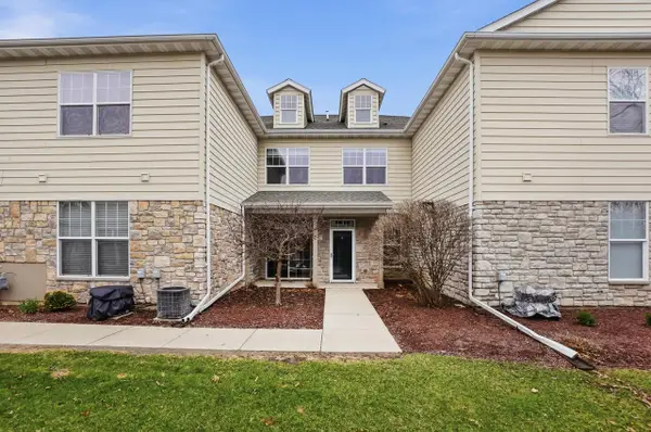 N16W26521 Meadowgrass CIRCLE #G, Pewaukee, WI 53072