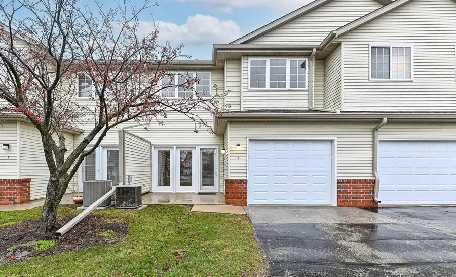 2424 Fox River Pkwy #K, Waukesha, WI 53189 - #3