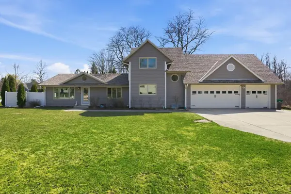 1633 W Eleanor PLACE, Mequon, WI 53092