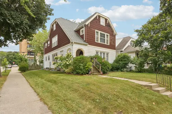 4480 N Bartlett AVENUE #4482, Shorewood, WI 53211