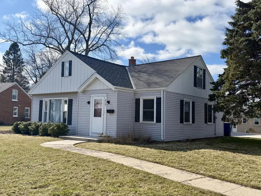 213 E Douglas STREET, Port Washington, WI 53074 - #2