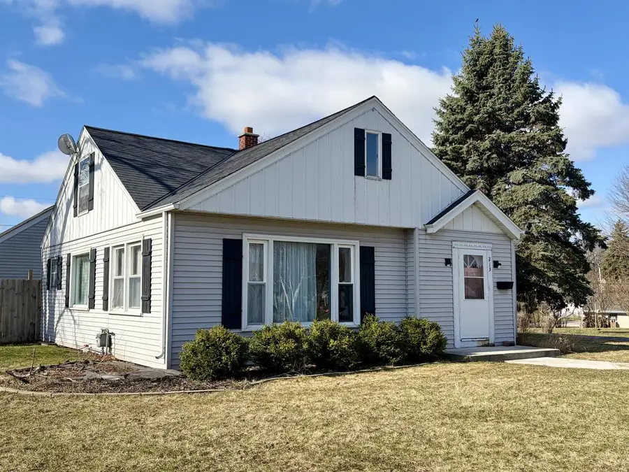 213 E Douglas STREET, Port Washington, WI 53074 - #3