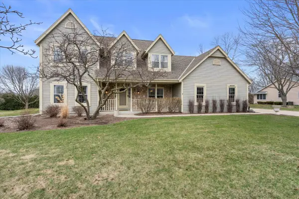 N66W13490 Crestwood DRIVE, Menomonee Falls, WI 53051