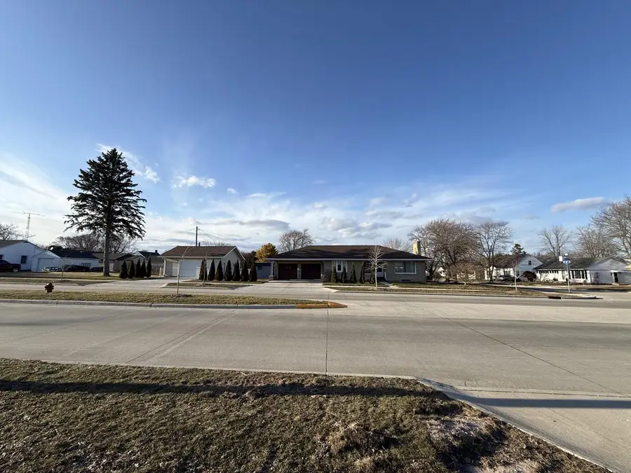 604 Reed AVENUE, Manitowoc, WI 54220 - #2