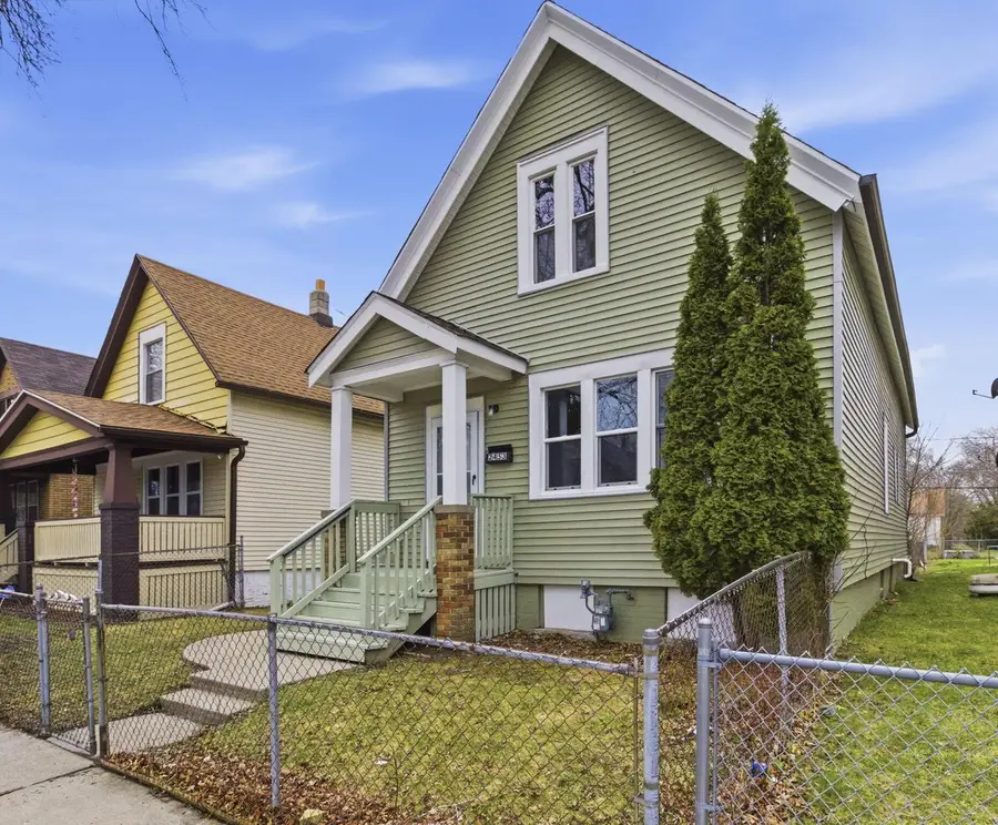 2453 N 15th STREET, Milwaukee, WI 53206 - #3
