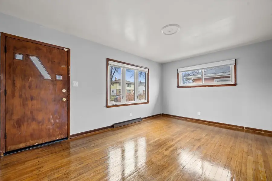 5863 N 62nd STREET, Milwaukee, WI 53218 - #2