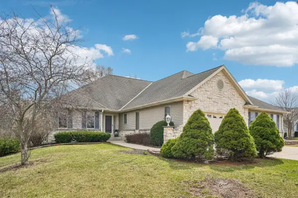 16605 W Sumerland COURT, New Berlin, WI 53151