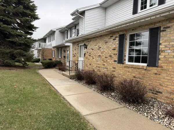 8630 30th AVENUE #101, Kenosha, WI 53142