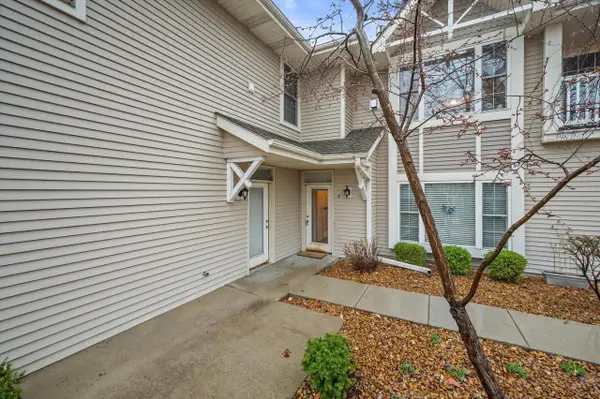 6235 Walnut LANE #8, Cudahy, WI 53110
