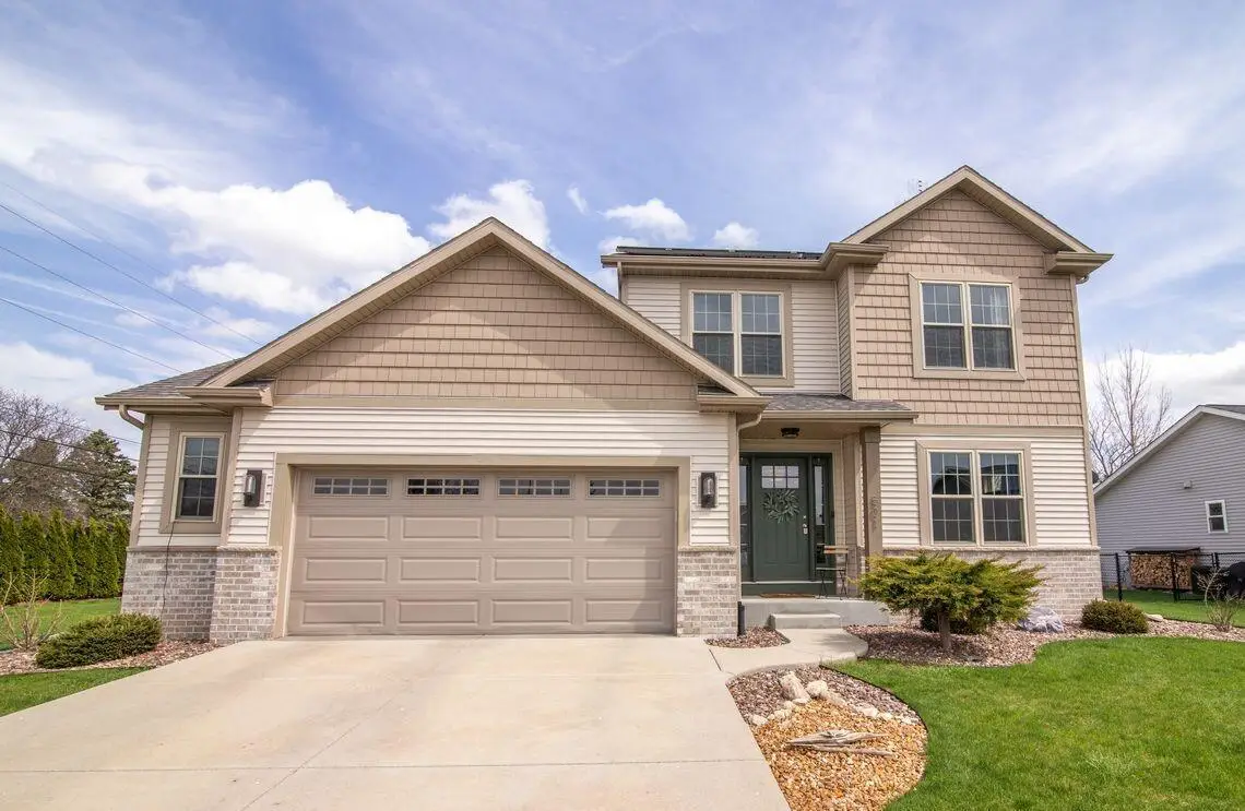 501 Pine Hollow PLACE, Watertown, WI 53094 - #1