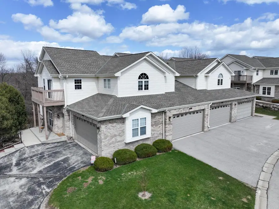 9267 S 54th STREET, Franklin, WI 53132 - #3