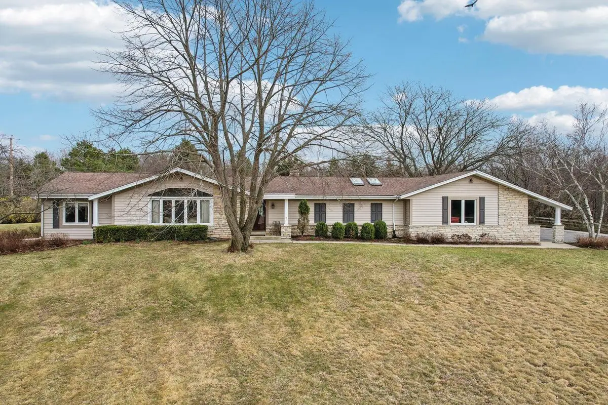 W338S4370 Drumlin DRIVE, Dousman, WI 53118 - #1