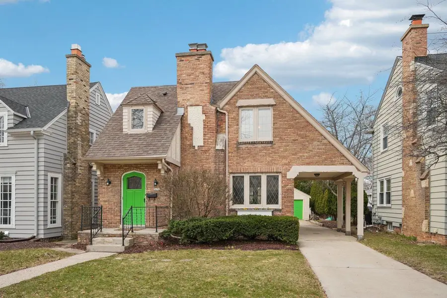 5671 N Bay Ridge AVENUE, Whitefish Bay, WI 53217 - #2