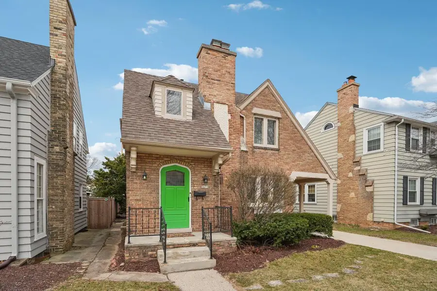 5671 N Bay Ridge AVENUE, Whitefish Bay, WI 53217 - #3