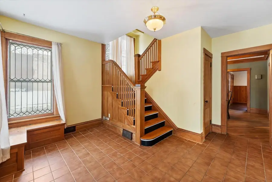 527 N Hartwell AVENUE, Waukesha, WI 53186 - #2