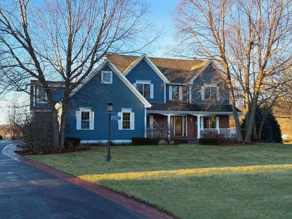 W287N6371 Broadwing COURT, Hartland, WI 53029 - #1