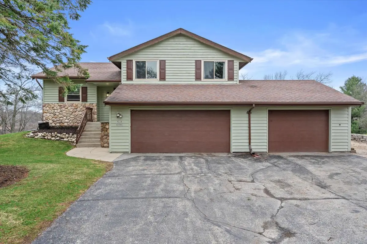 W324S7701 Paul LANE, Mukwonago, WI 53149 - #1
