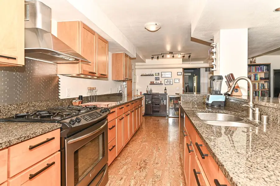 1904 N Farwell AVENUE #N, Milwaukee, WI 53202 - #2