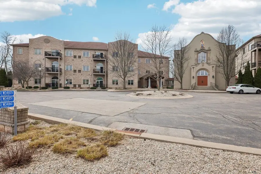 N51W34861 Wisconsin AVENUE #1113, Okauchee, WI 53069 - #2