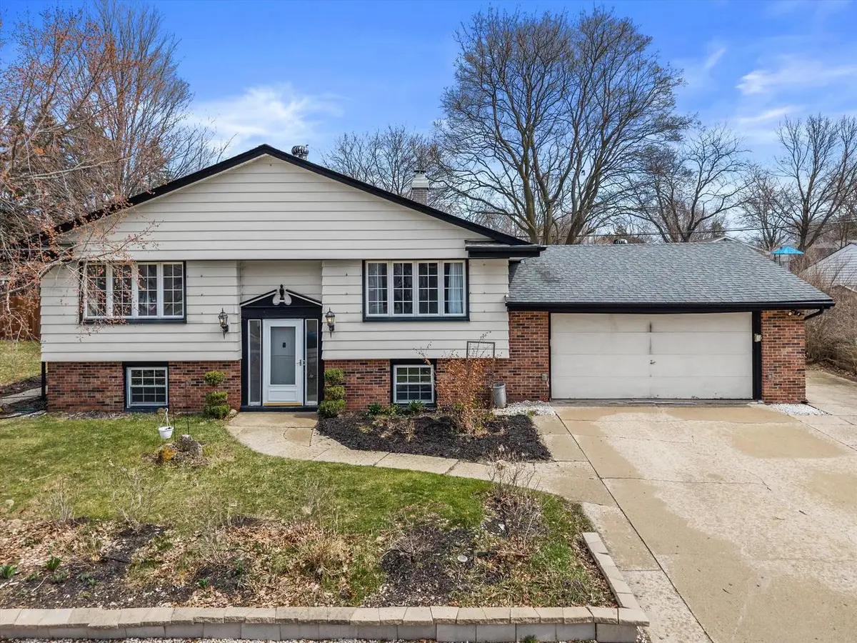 605 Juniper COURT, West Bend, WI 53095 - #1