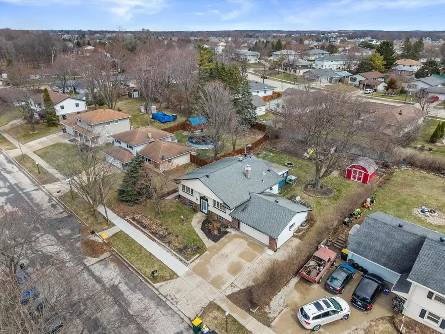 605 Juniper COURT, West Bend, WI 53095 - #2