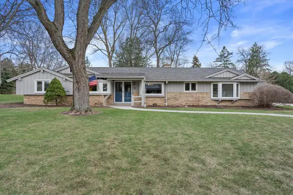 17505 Azure LANE, Brookfield, WI 53045