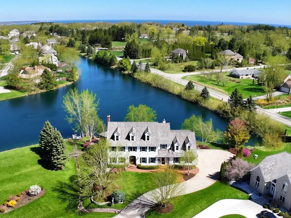 214 Beechwood COURT, Mequon, WI 53092 - #1