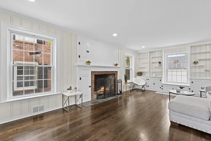 6329 N Berkeley BOULEVARD, Whitefish Bay, WI 53217 - #2