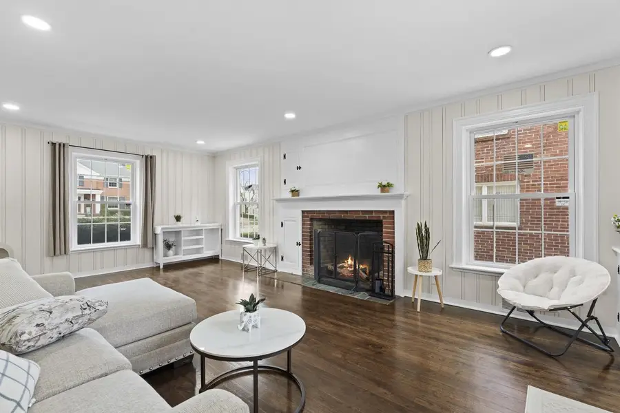 6329 N Berkeley BOULEVARD, Whitefish Bay, WI 53217 - #3