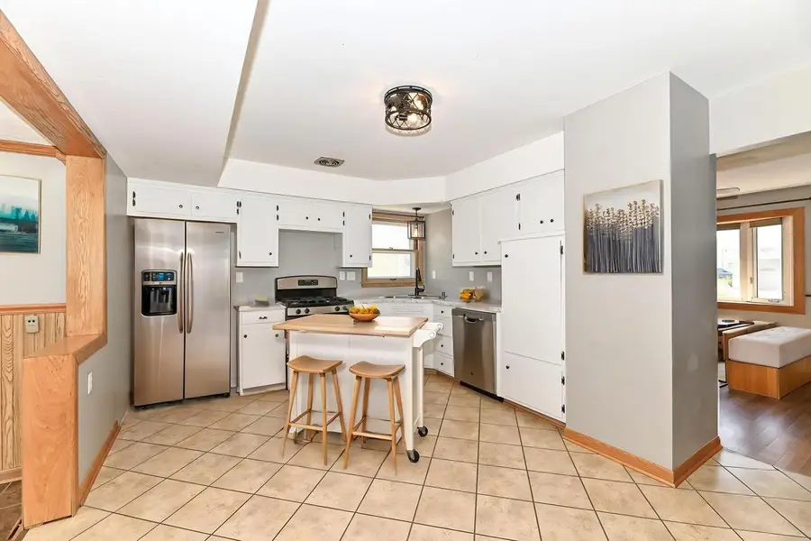 7818 W Warnimont AVENUE, Milwaukee, WI 53220 - #3