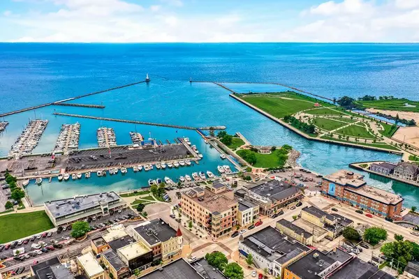 201 E Main STREET #203, Port Washington, WI 53074