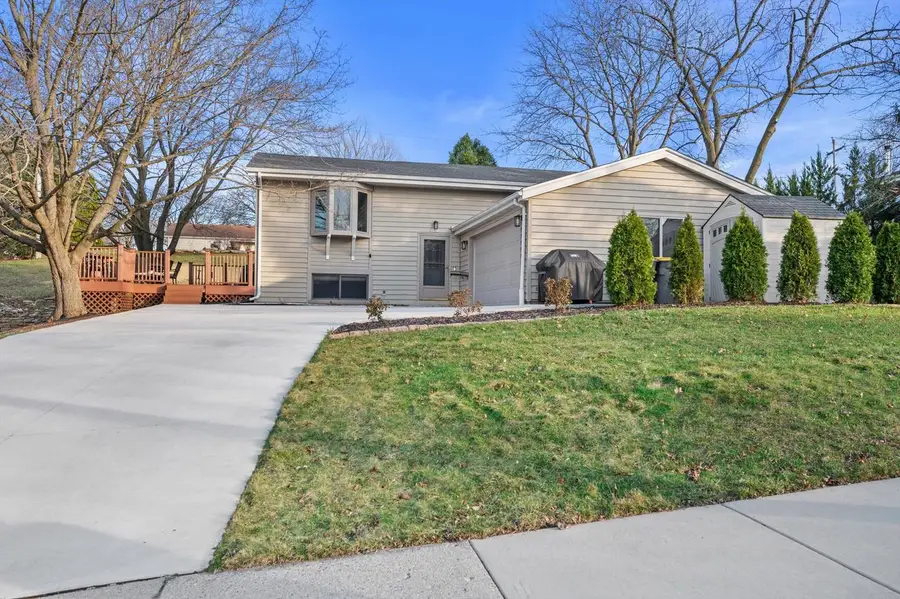 1961 Rambling Rose ROAD, Waukesha, WI 53186 - #2